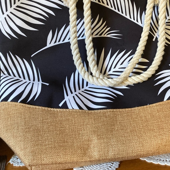 Beach Bag, w/Mini Bag, Palm Leaf theme in Black and White, w/light gold bottom - Picture 3 of 16